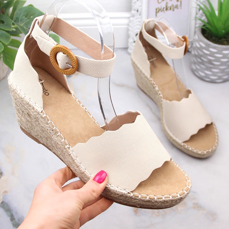EVento 5425 Damen-Espadrilles-Sandalen mit Keilabsatz in Beige 1