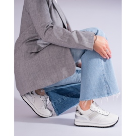 Weiße Damensneaker von Shelovet 2