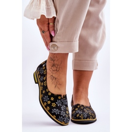 Lederschuhe Maciejka Gelbe Blumen 05035-38 Schwarz 1