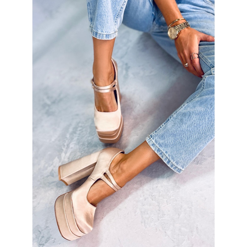 Prandi Beige Plateaupumps aus Satin 1