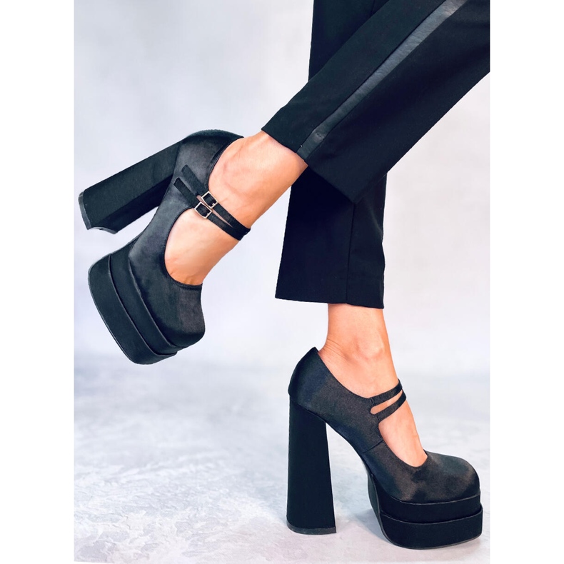 Prandi Plateaupumps aus schwarzem Satin 1