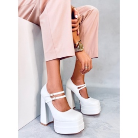 BM Loit White Grain Plateaupumps weiß 1