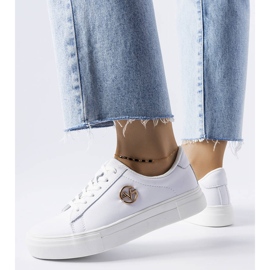 Venezia Weiße Turnschuhe mit goldenem Vincez-Logo 1