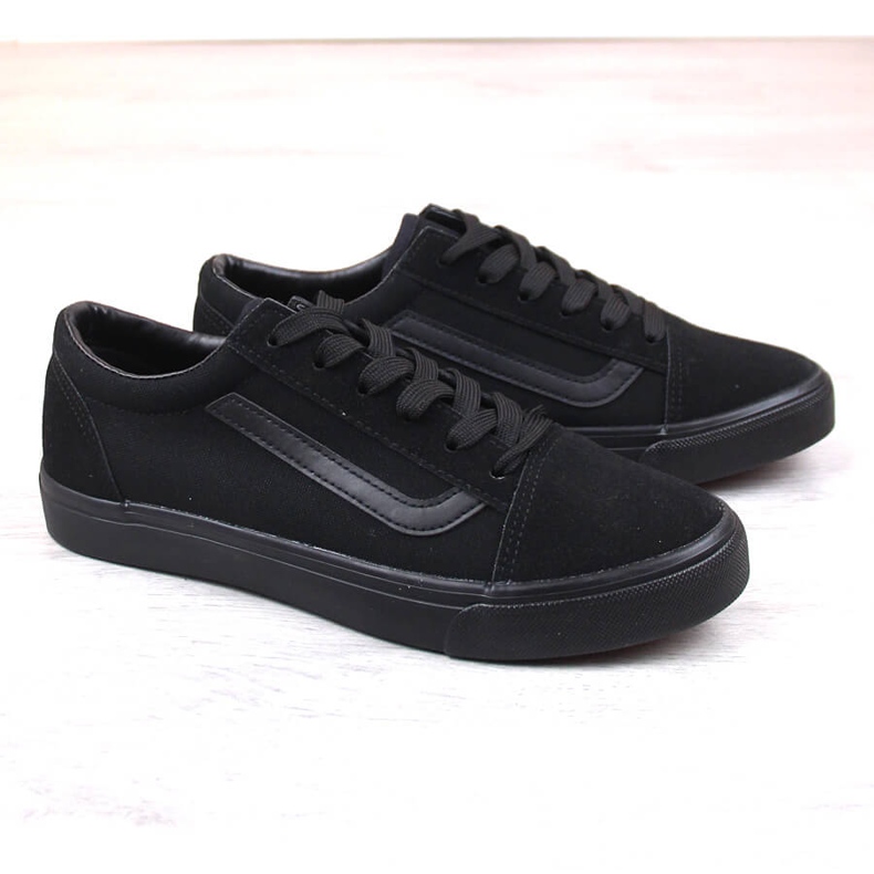 Niedrige Sneakers aus schwarzem Stoff von Atletico 1