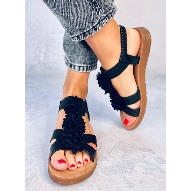 BM Astaire schwarze Blumensandalen 1