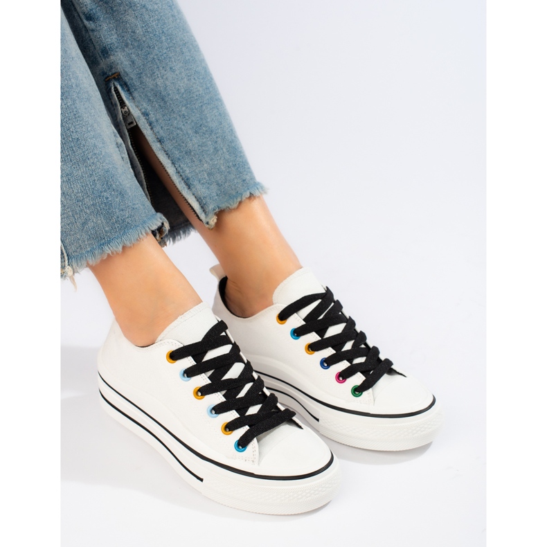 Damenturnschuhe auf der Plattform Shelovet weiß 1