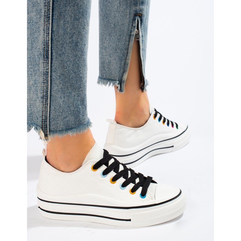 Damenturnschuhe auf der Plattform Shelovet weiß 2