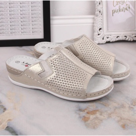 S.Barski Lederpantoffeln für Damen auf einem goldenen Keil S. Barski 1