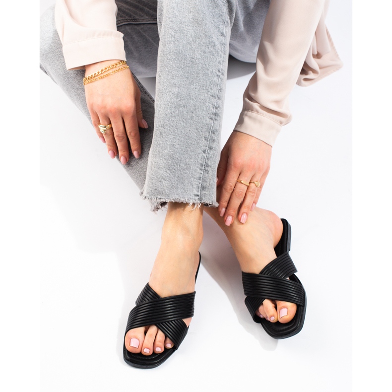 TRENDI Bequeme klassische Flip-Flops schwarz 1