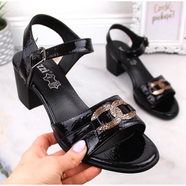 Damensandalen aus schwarzem Lackleder Jezzi SA69-31 1