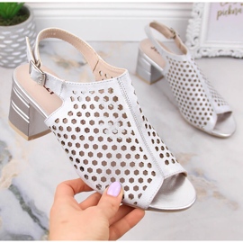 Durchbrochene silberne Absatzsandalen für Damen Jezzi MR1954A-14 silber- 1