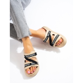 Bequeme beige LA.FI Hausschuhe 1