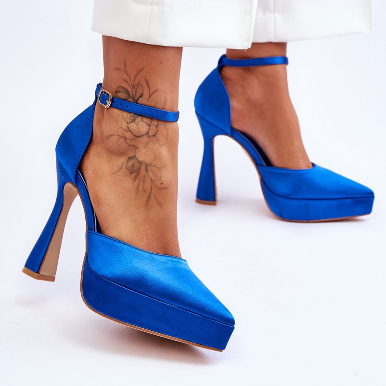 Modische Pumps auf einem breiteren High Heel Blue Madness blau 2