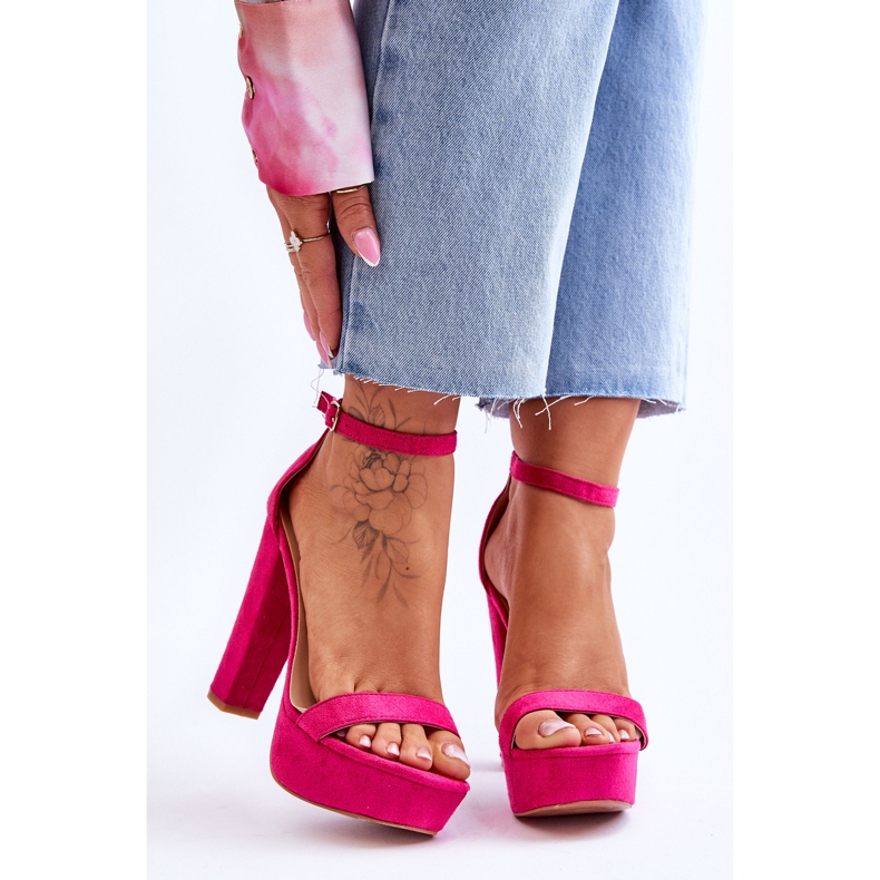 Bequeme Wildledersandalen auf einem Fuchsia Essence High Heel rosa 1