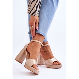 Satinsandalen auf Chunky Heels Beige Ewigkeit 2
