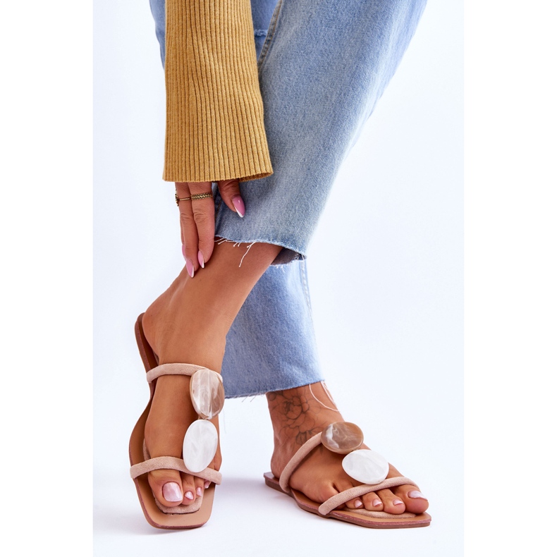 Nudefarbene Victoria verzierte Wildlederhausschuhe beige 2