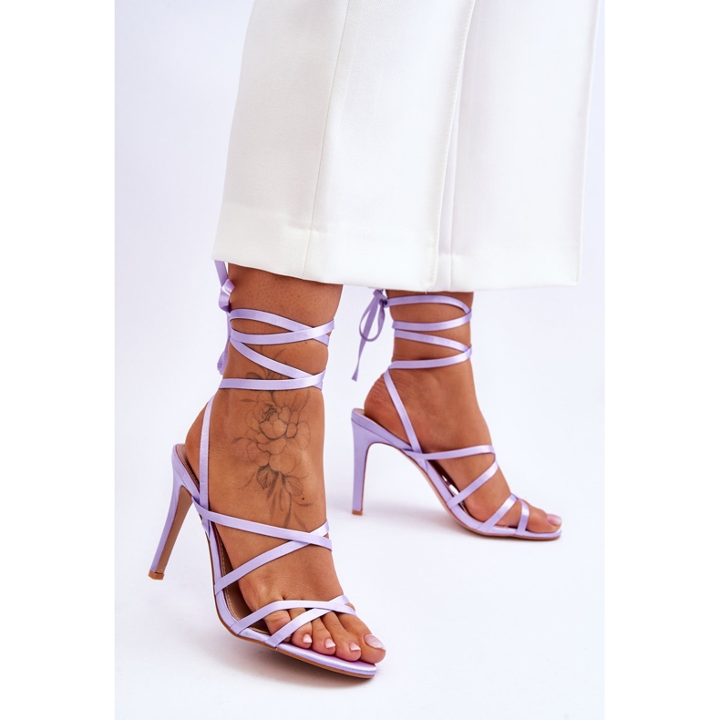 Gebundene Damensandalen auf einem hohen Absatz Lila Meya violett 2