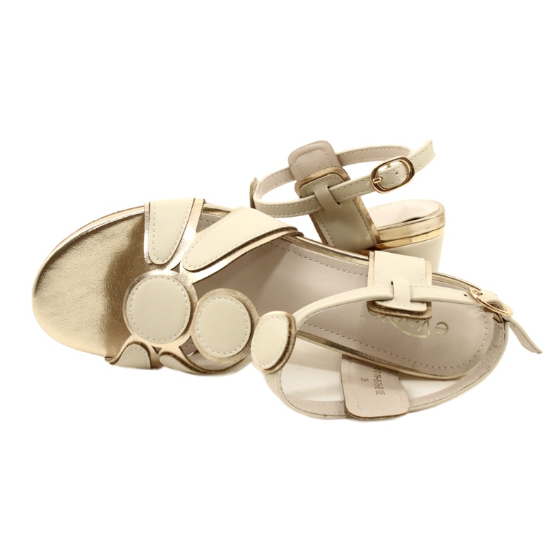 Evento Frauensandalen mit einem dekorativen oberen 23SD35-5575 Beige-Gold 6