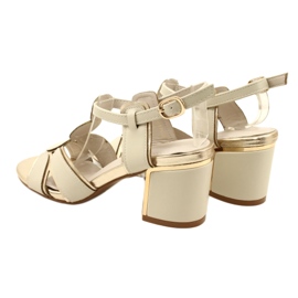 Evento Frauensandalen mit einem dekorativen oberen 23SD35-5575 Beige-Gold 5