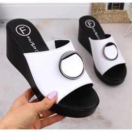 Filippo DK4610 Keilsandaletten aus weißem Leder 1