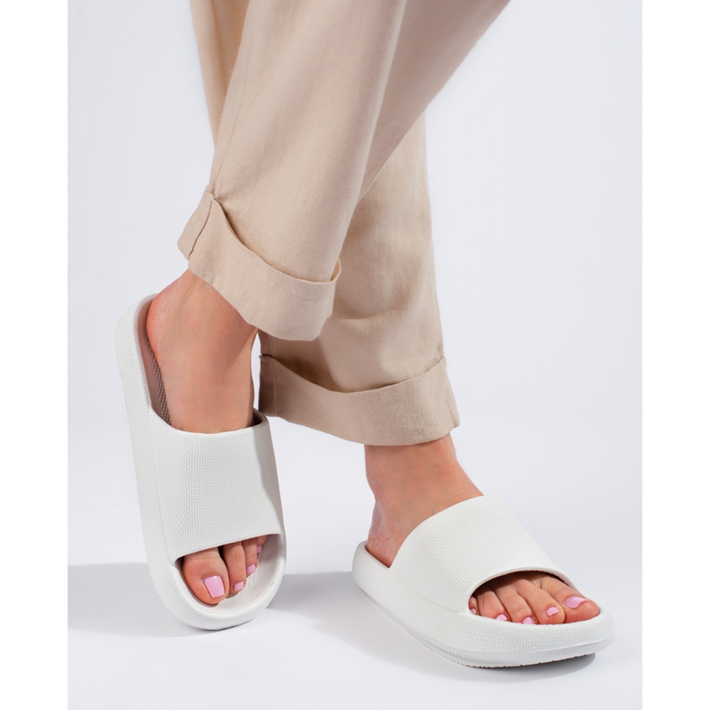 Weiße Mützen für Damen Shelovet 1