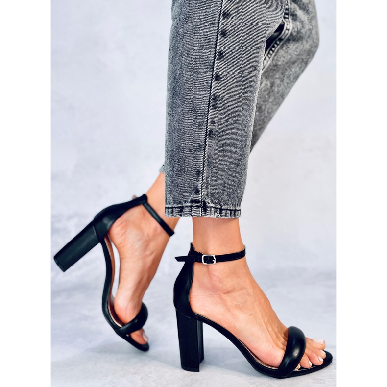 Jonah Black Sandaletten schwarz 1