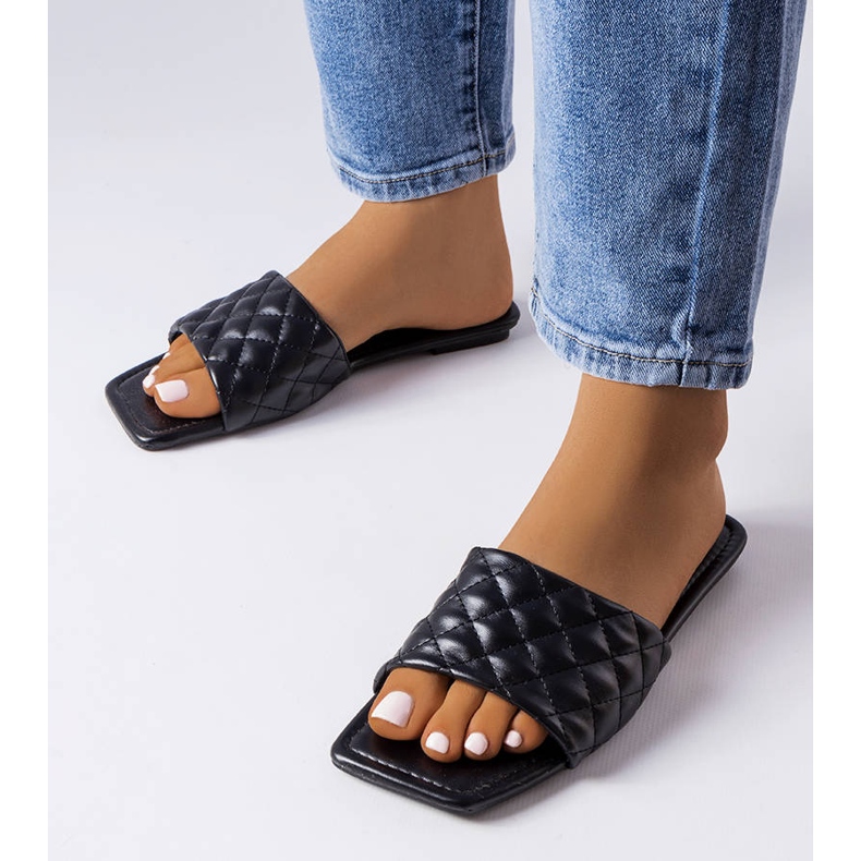 Schwarze elegante Flip-Flops mit Steppung von Labrie 1