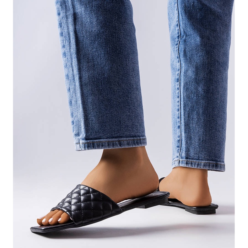 Schwarze elegante Flip-Flops mit Steppung von Labrie 2