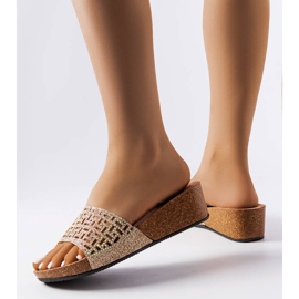 Goldene Elitha-Keilsandalen 1