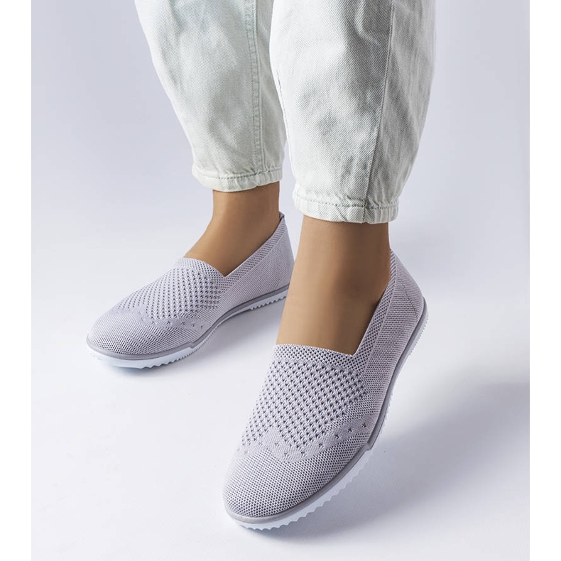 Graue Slip-On-Sneaker von Mazuret 1