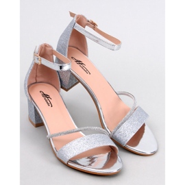 Altidore Silberne Sandalen mit niedrigem Absatz 1