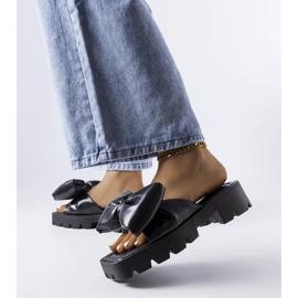 Seastar Schwarze Pantoletten mit Traktorsohle von Bossé 2