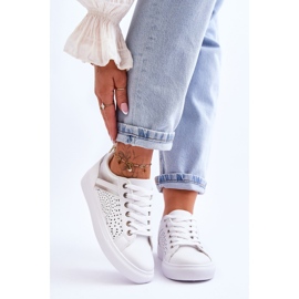 Klassische Sportschuhe mit durchbrochenem Muster in Weiß und Silber Happier 1