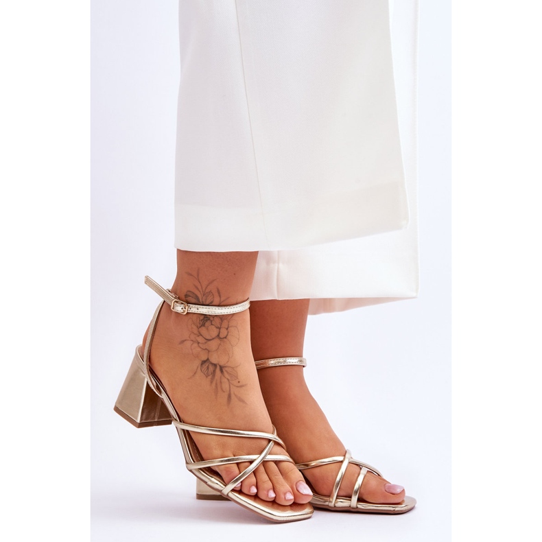 FB2 Modische goldene Felisa-Sandalen mit hohem Absatz 1