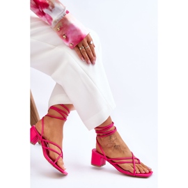 Gebundene Sandalen, rosa High Heels, geheime Liebe 5