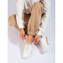 Weiße klassische Sportschuhe von Shelovet 2