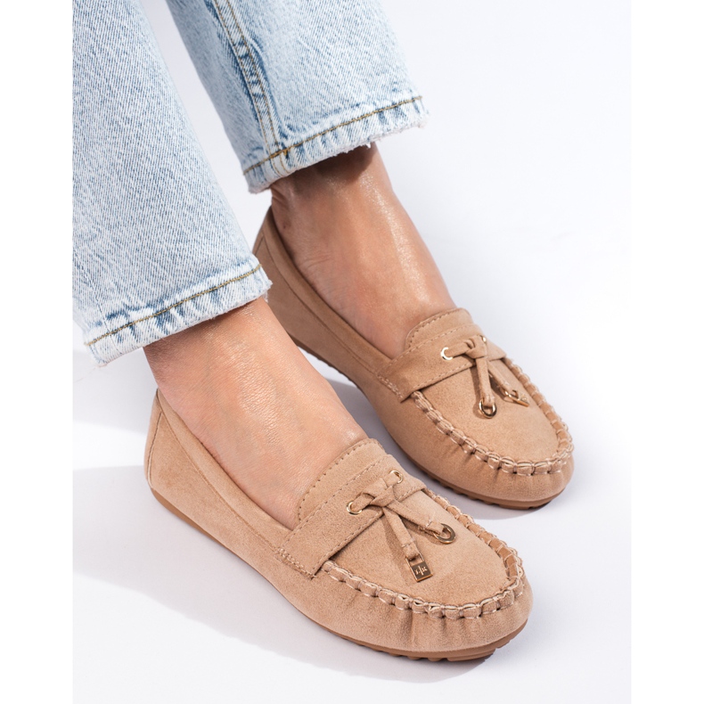 Beige Wildleder-Loafer für Damen von Shelovet 1