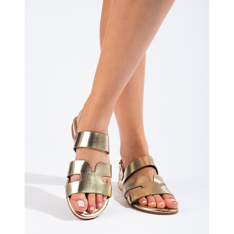Goldene flache Sandalen von Shelovet 2