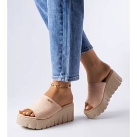 PA1 Beigefarbene Sandalen mit hohem Keilabsatz von Bourdette 1