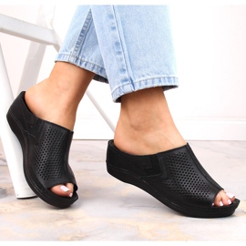 Damen-Keilsandalen aus schwarzem Leder mit Gummizug T.Sokolski L22-518 1