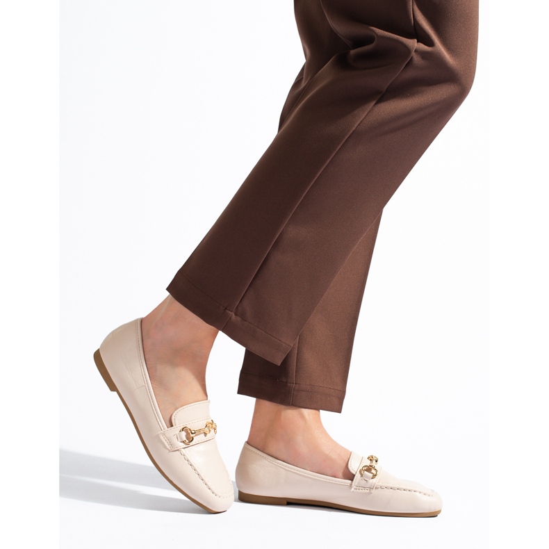 Beige Damen-Loafer mit dekorativem Shelovet-Element 1