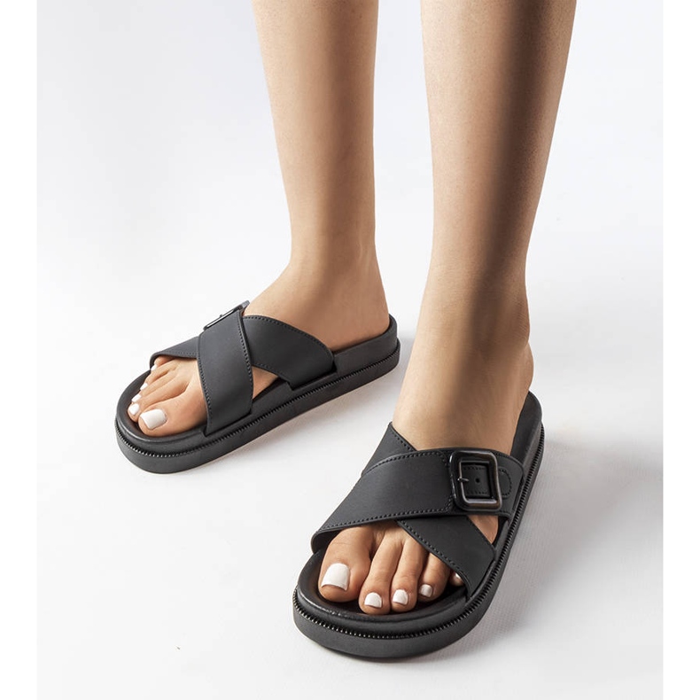 Schwarze Gummi-Sandalen mit Schnalle von Pauline 1