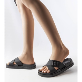 Schwarze Gummi-Sandalen mit Schnalle von Pauline 2