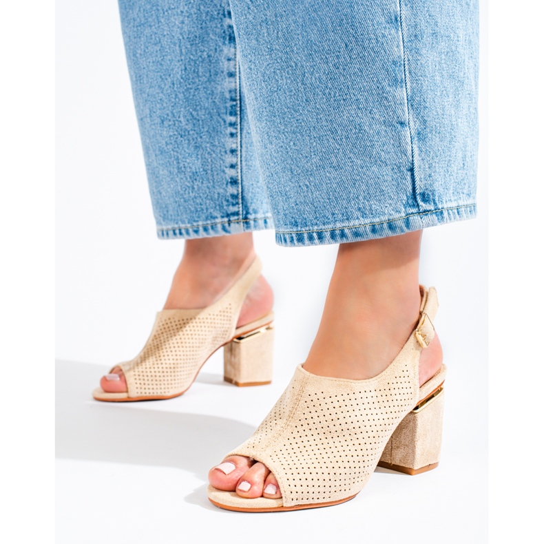 Beige Wildleder-Sandalen mit hohen Absätzen von Vinceza 2