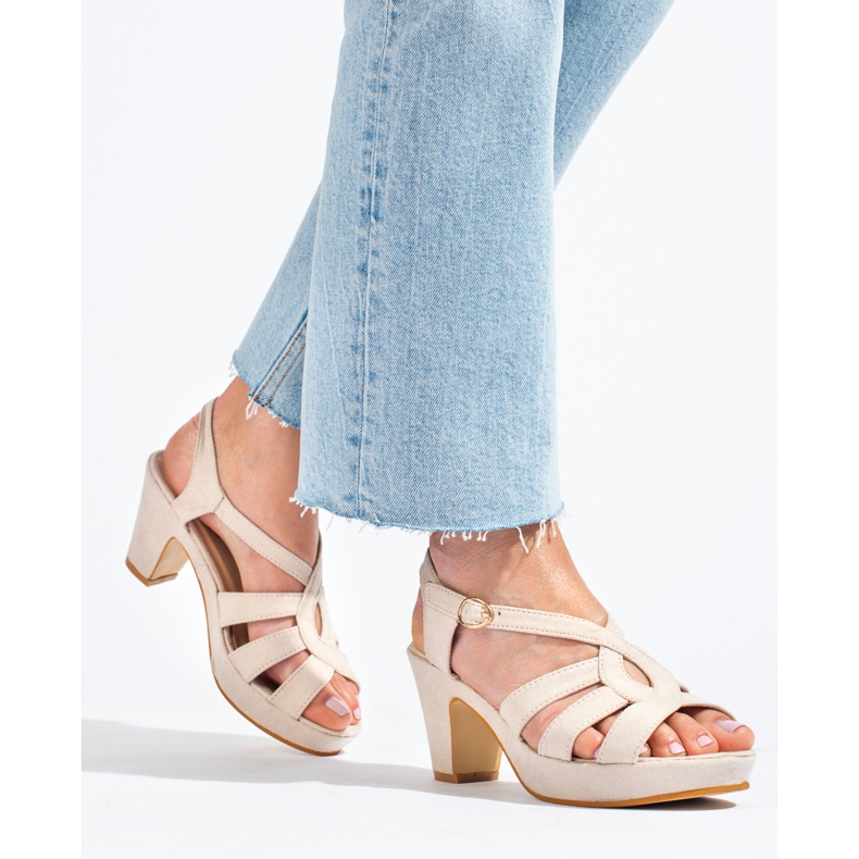 Beige Wildleder-Absatzsandalen für Damen von Shelovet 1