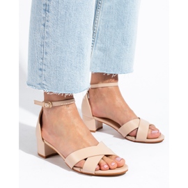 Beigefarbene, elegante Sandalen mit niedrigem Absatz von Shelovet 3