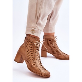 Durchbrochene Lederstiefel Maciejka 05508-10 Dunkelbeige 2