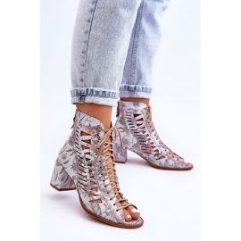 Durchbrochene Lederstiefel Maciejka 04040-11 Weiß 2