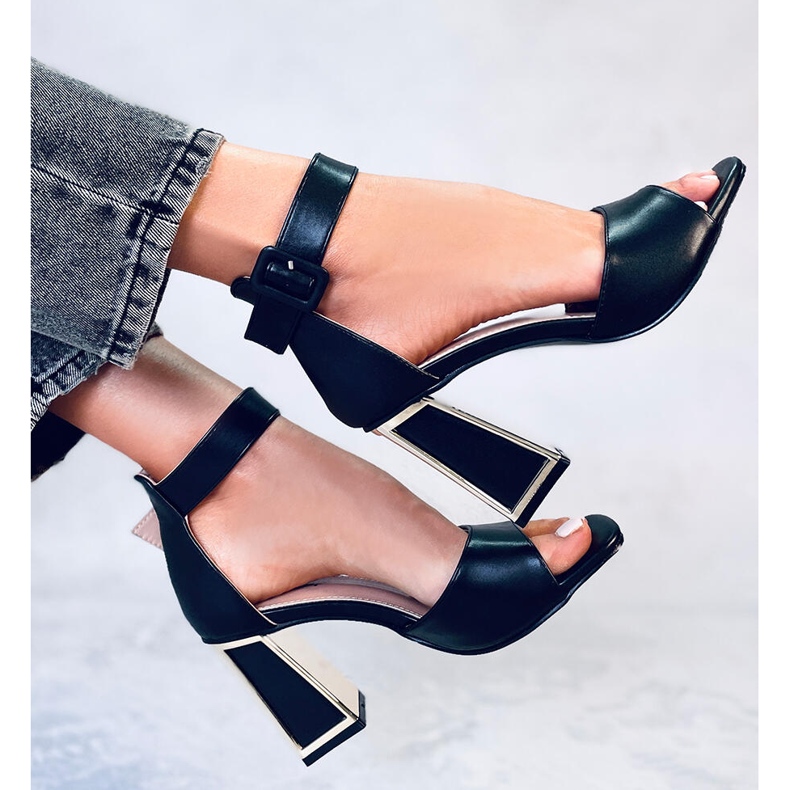 Tamara Schwarze Sandalen mit geometrischem Absatz 1