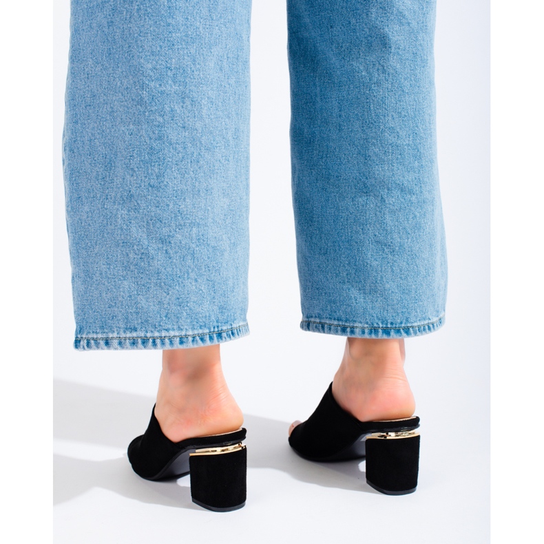 Vinceza Vincez Black rutscht am Pfosten aus schwarz 1